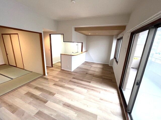 約16.5帖の開放的なリビングスペース!和室の襖を開けると更に開放感が広がる憩いのリビング空間です!