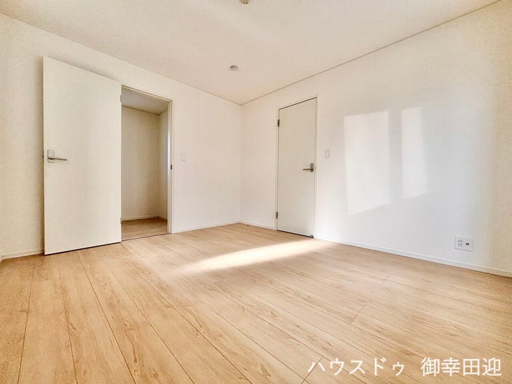 ■2階7.0帖洋室■寝室、書斎、趣味の部屋。家族の成長やライフスタイルに合わせ、様々な使い方ができる快適な空間です。