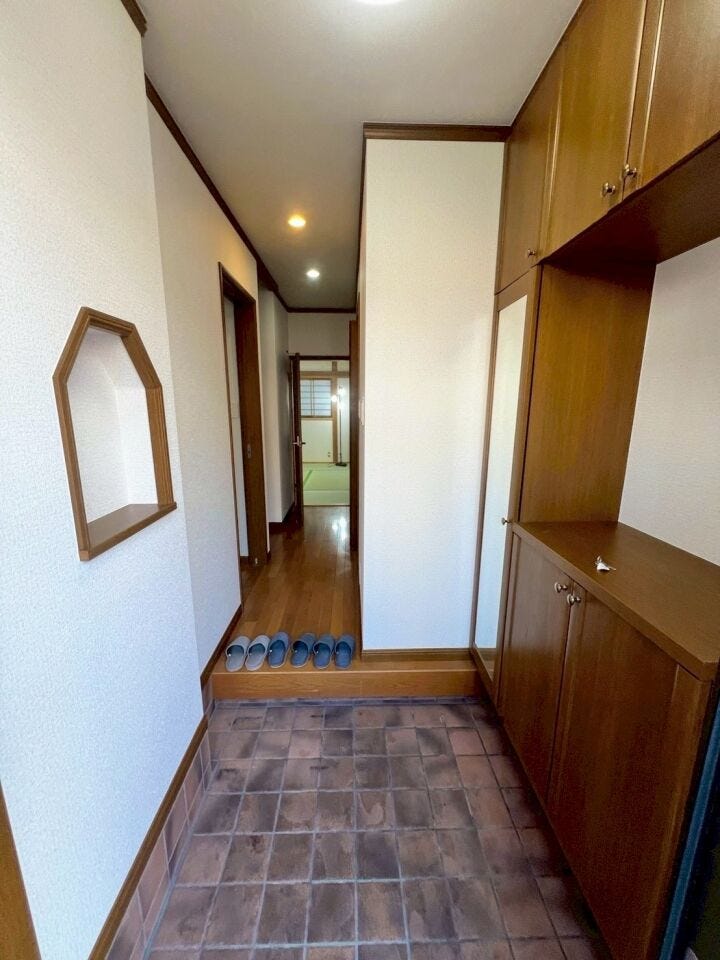 かわいい玄関ニッチもございます♪