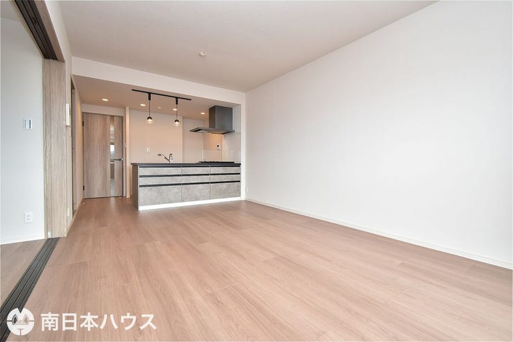 清水町 パークハイツ多賀山 【リビング】15.6帖のリビングです！令和8年7月に全面リフォーム済みで即入居可能です♪
