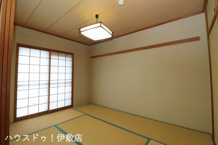 【和室6帖】
広々とした和室付!子供の遊び場やお昼寝スペースなど使い方いろいろです