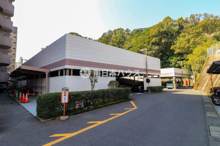 パークハイツ多賀山の駐車場