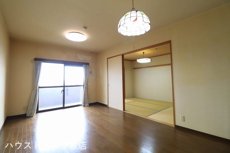 【リビング】
リビングから桜島も眺望可能です!