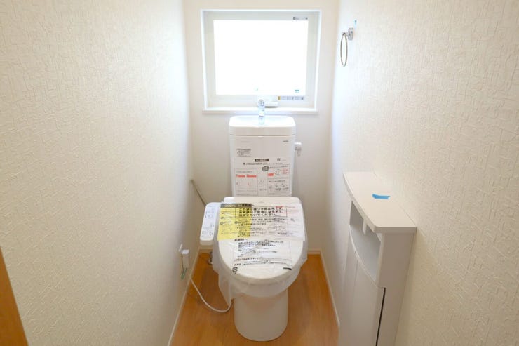 ◇トイレ◇ 同仕様
1階2階とも温水洗浄便座♪
便座が暖かく、冬でも快適です♪