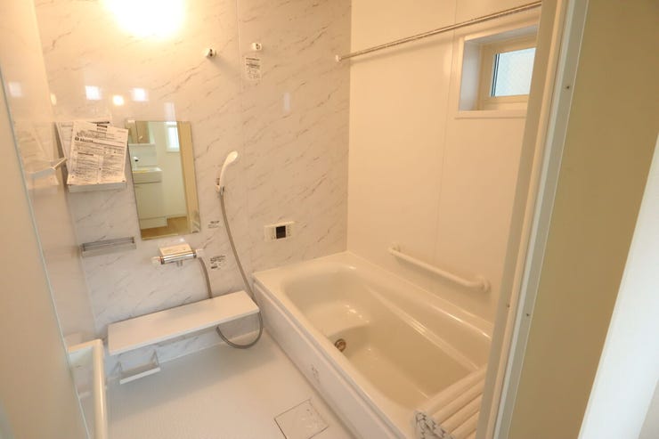 ◇浴室◇ 同仕様
一坪サイズの浴室で足が伸ばせて快適です♪
浴室暖房乾燥機付で、雨の日でも洗濯物が乾かせます♪