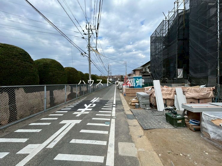 約4.6mの前面道路です。
駐車もしやすいです^^
《福津市若木台1丁目 新築戸建》