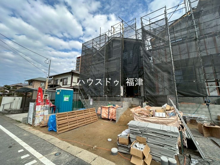東福間駅まで徒歩2分、神興東小学校まで徒歩7分!
日々の通勤・通学に便利です♪
《福津市若木台1丁目 新築戸建》
