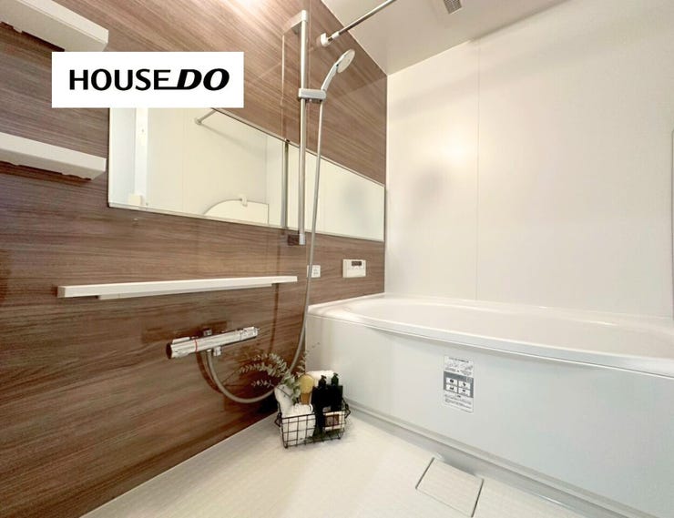 木目調パネルが落ち着きを演出する浴室
ゆったりサイズの浴槽で一日の疲れをリフレッシュ