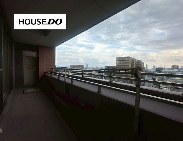 洗濯物もゆったり干せるワイドバルコニー