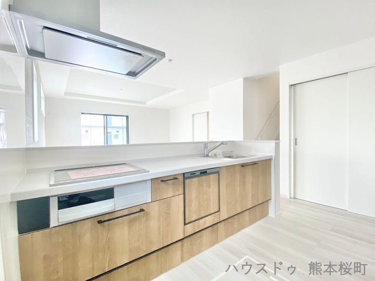 ■□■家族の「美味しい」が集まる、喜びを生み出す舞台■□■高い機能性と美しいデザインを両立。料理する人も、待つ人も、笑顔になれる場所です