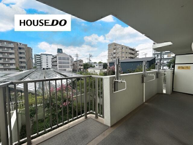 南向きで日当たり良好!洗濯物も早く乾きそうです◎