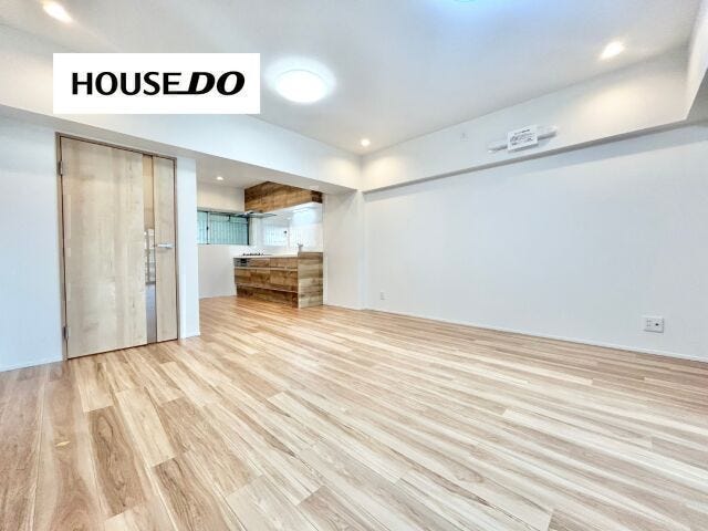 木目のフロアが心地良い空間です◎