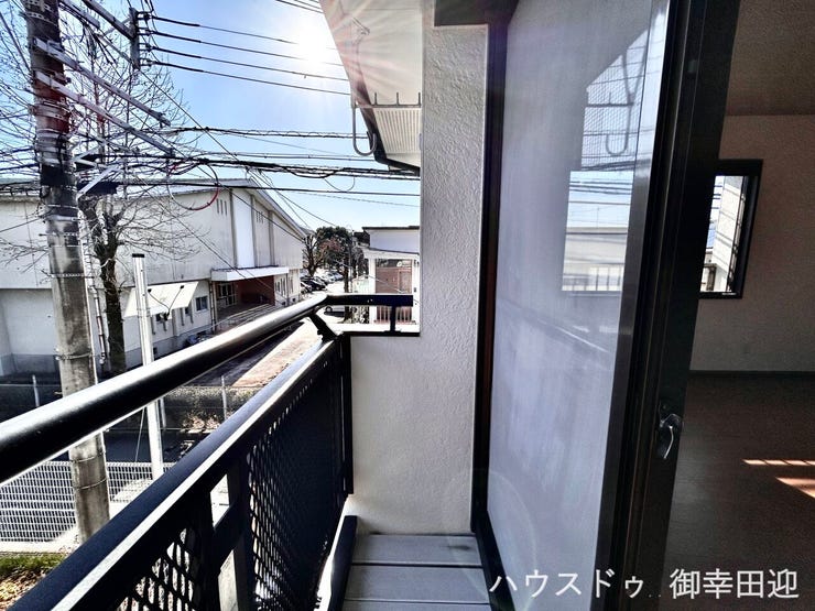 ■空の下の開放的な特等席■日光浴や読書、外の空気を感じながらリフレッシュ。暮らしを豊かにする、もう一つの心地よい空間です。