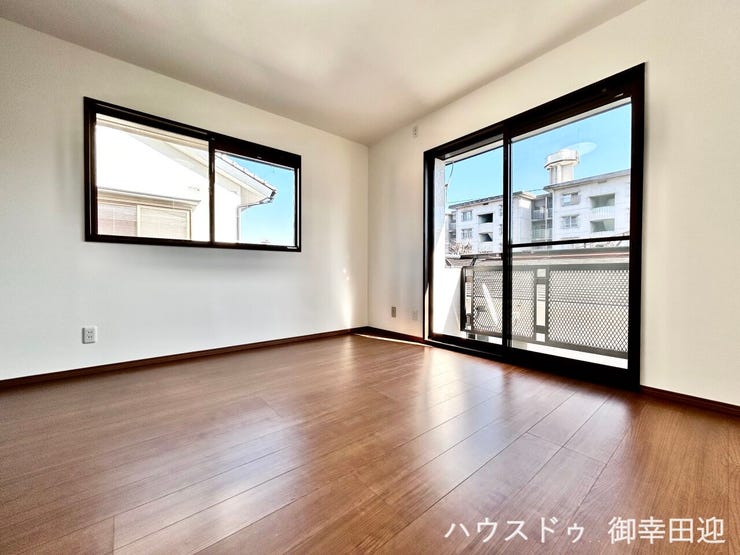 ■2階7.25帖洋室■寝室、書斎、趣味の部屋。家族の成長やライフスタイルに合わせ、様々な使い方ができる快適な空間です。