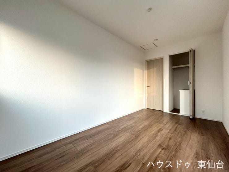 各居室には収納がついていて、プライベートも守られますね♪