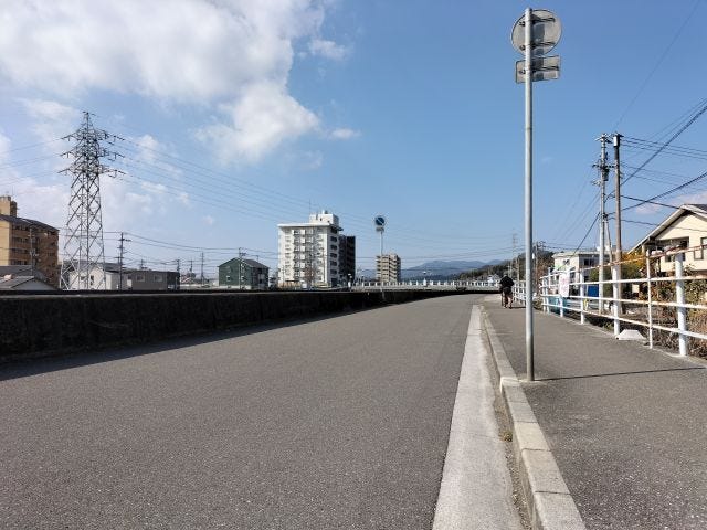 南側道路 東から西方向