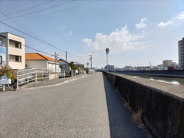 南側道路 西から東方向