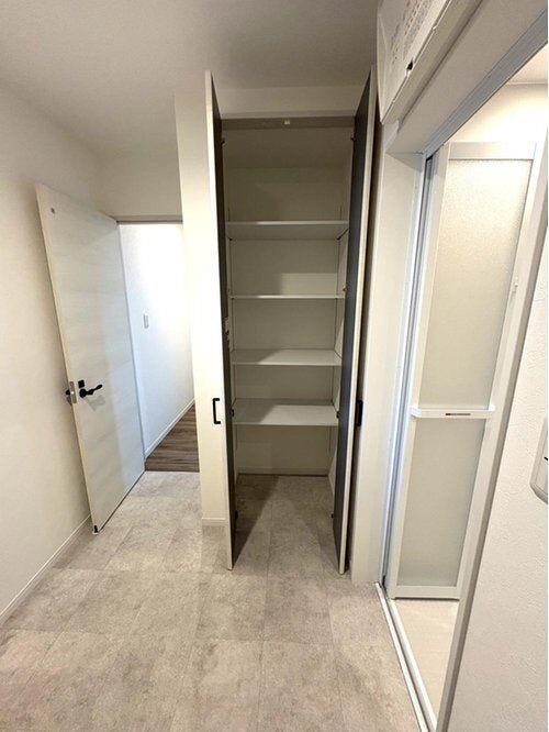 洗面室のリネン庫