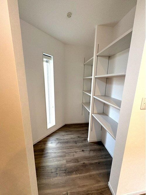 リモート、勉強、書斎、収納などの様々なシーンに活用できるプラスワンスペース