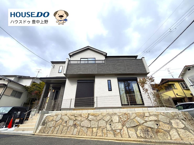 閑静な住宅地に立地♪資産価値の高い南東角地に堂々と佇むお住まいです!お車も2台駐車可能♪♪