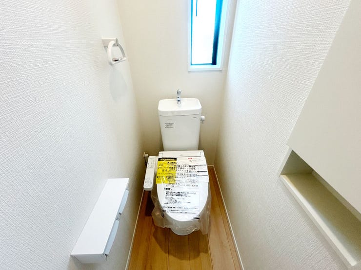 室内(2026年7月)撮影
◎本日案内可能◎
各階にトイレが設けられております。夜間時や来客がある際も気にせず使用できます。