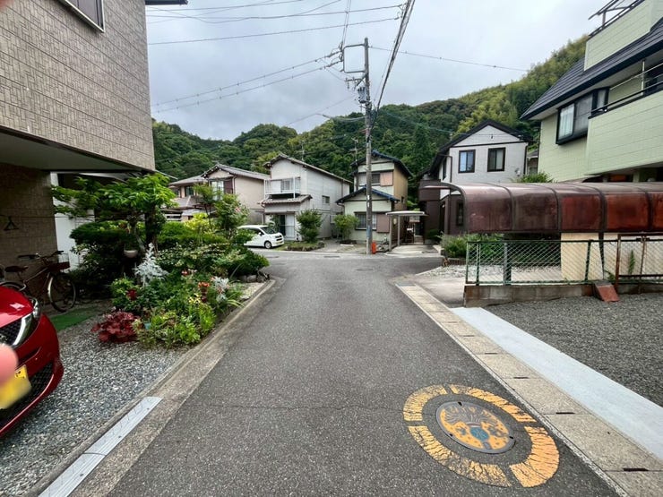 前面道路になります。