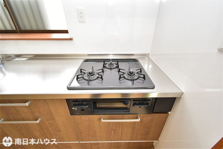 【コンロ】プロパンガス使用のコンロです!3口のコンロにグリル付きです♪