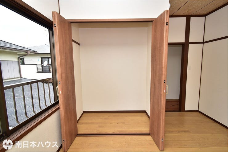 【洋室収納】容量の大きい収納を備えています♪