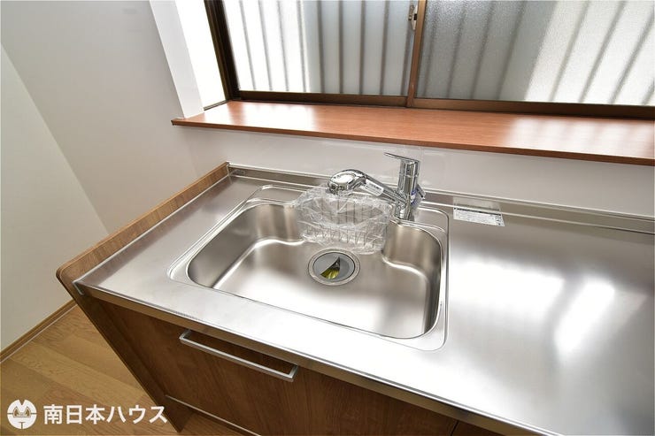 【シンク】浄水機能付き水栓を備えています♪ステンレス製で熱や汚れに強くお手入れ楽々です♪