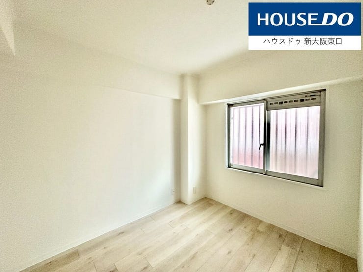 北側の洋室。
こちらもクロス、フローリングすべて張り替えています。