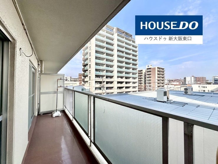 4階ですが、隣の建物の屋上の上に出ますので、眺望良好です。
しっかり採光も上々