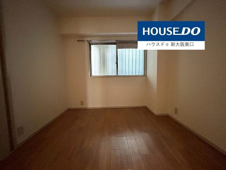 シューズクロークは可動式の棚の為、小物やブーツなど様々なものに対応しています!