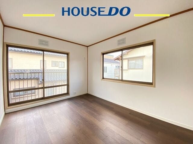 2面採光で日当たり良好です♪