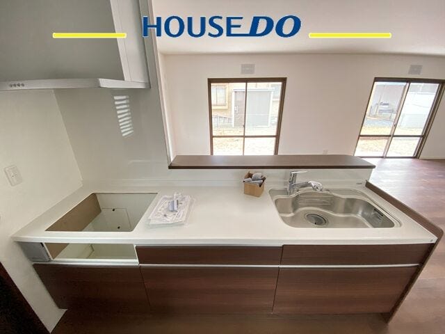 リビング全体が見渡せるカウンターキッチンです♪