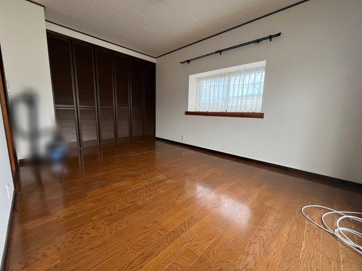 各居室に採光を確保し、明るく過ごしやすい空間です。