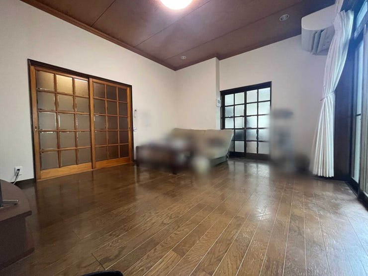 各居室に採光を確保し、明るく過ごしやすい空間です。