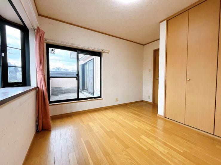 色合いに統一感のある、落ち着いた雰囲気のお部屋です。