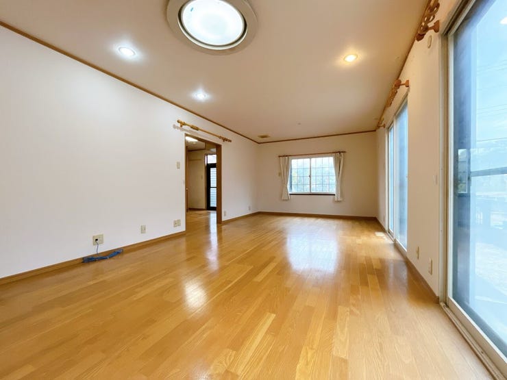 開放感のある広いLDK!
家具やインテリアの配置も楽しめます。