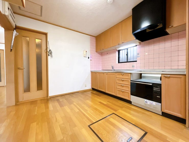 収納スペースがたくさんあり、キッチン用品がたくさん収納できます。