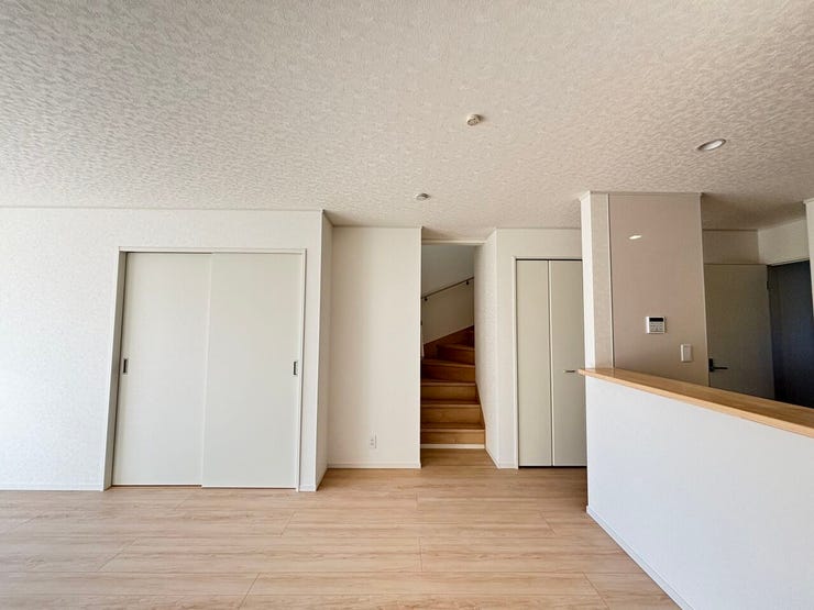 人気のリビング階段で、帰宅時もすぐにリビングへ。家族のコミュニケーションが広がります。