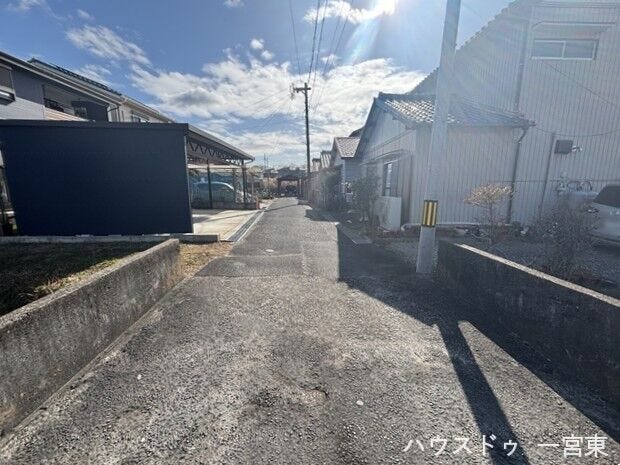 東側南向き
居室を南向きに設計しやすく、朝日を感じて生活する事ができます。特に午前中は明るいです。