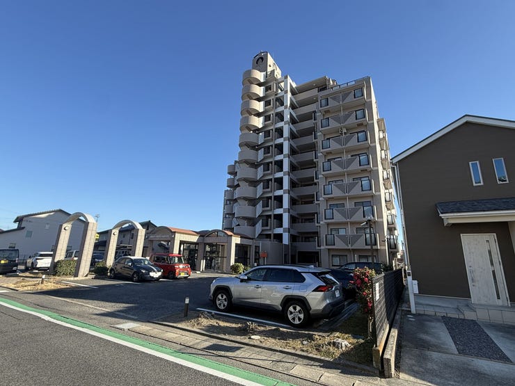 【外観】
周囲に高い建物が無く日当たり良好です