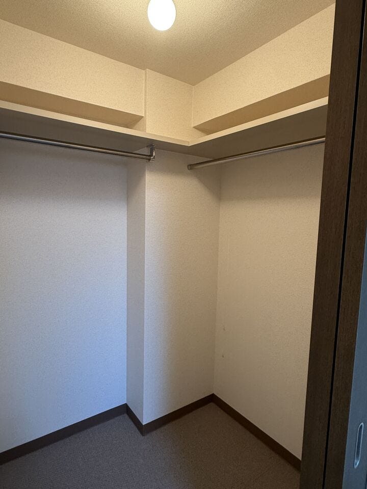 ウォークインクローゼットはたっぷり収納できて衣類の管理がしやすく、スッキリとした暮らしを実現できます。