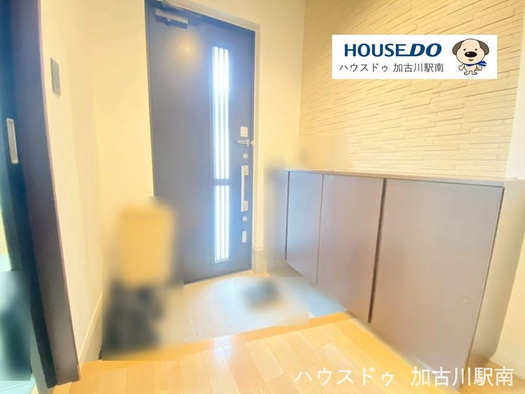 シューズボックス付で広々とした玄関です♪
