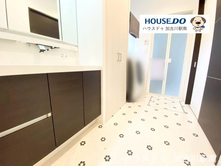 広々とした洗面所・シャワー付洗面所です♪