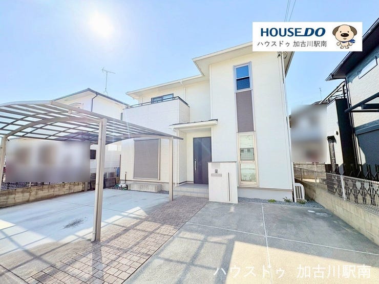 【外観】
ホワイトを基調とした外観です♪駐車4台可(車種によります)