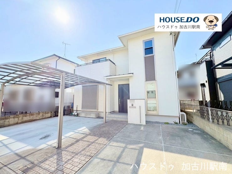 閑静な住宅街で駐車4台可能です♪