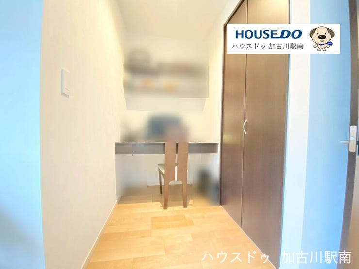 2階・洋室7帖内のスペースです♪お仕事などの作業場として利用できます♪