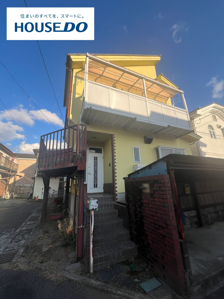 【外観】
黄色い可愛らしい外観です。
基礎が高いので、開放感があります!