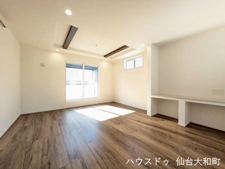 限られた敷地でも、3フロア構成でゆとりの住まいが実現+*
広いリビング、十分な収納、複数の個室など、“家の広さ”をあきらめたくない方に最適です♪